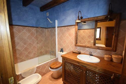 Casa En Bolvir, Jardin Y Piscina