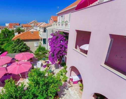 Apartments Marhela Jakov