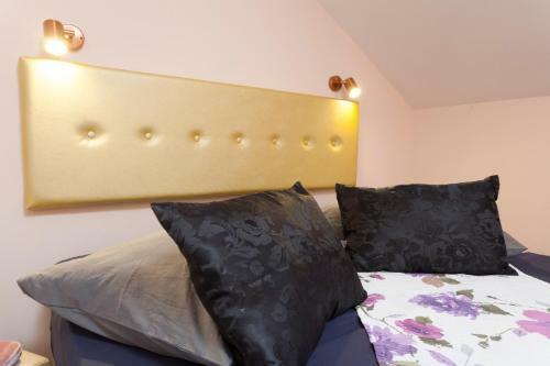 Apartments Marhela Jakov