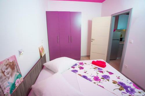 Apartments Marhela Jakov