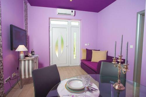 Apartments Marhela Jakov
