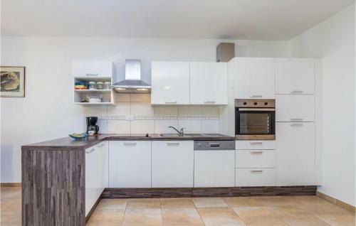Apartment Stran III