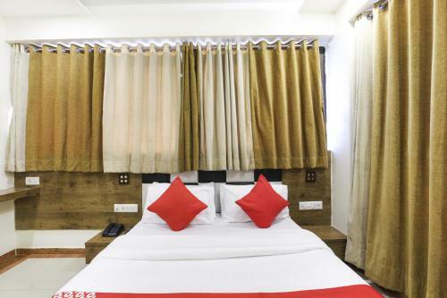 Oyo 82082 Hotel Down Town