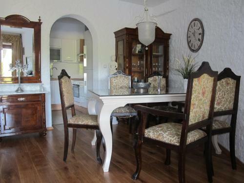 Hostal Villa Castello Rausch