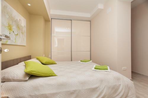 Hostal Apartments Alice