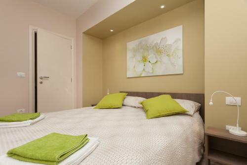Hostal Apartments Alice
