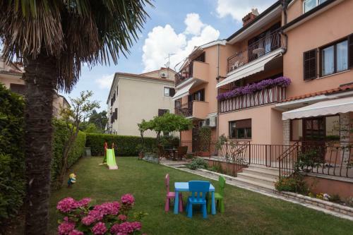 Hostal Apartments Alice