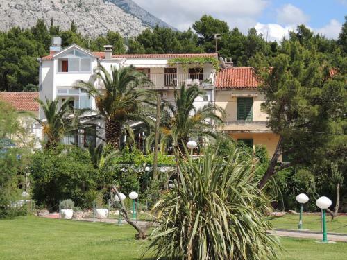 Seaside Apartments