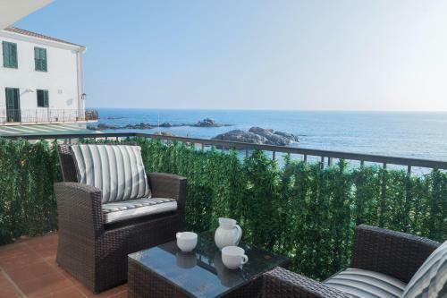 2 Bedroom Beachfront Apartment,calella de Palafrugell, Costa Brava