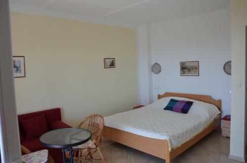 Apartments Lon?ar