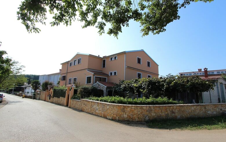 Apartments Villa Nikola