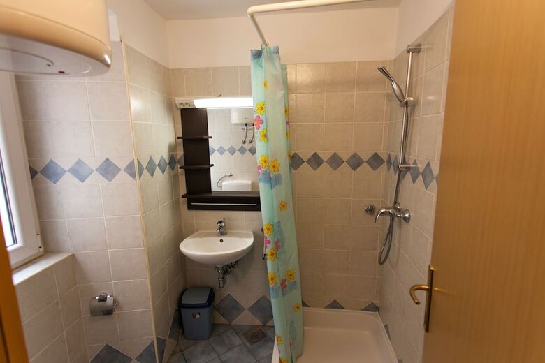 Hostal Guest House Floreus Cres