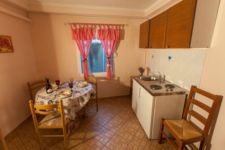 Hostal Guest House Floreus Cres