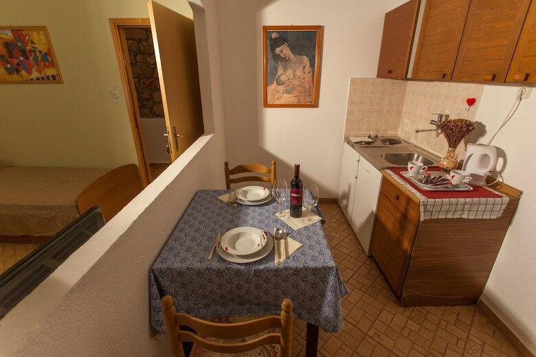 Hostal Guest House Floreus Cres