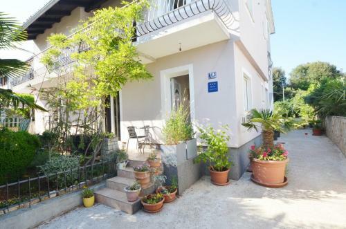 Apartments Mirta