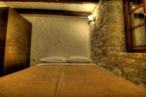 Hostal Traditional Stone House Kotli