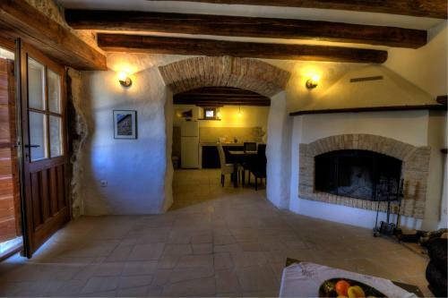 Hostal Traditional Stone House Kotli