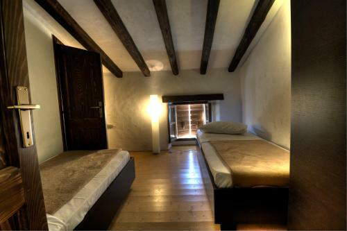 Hostal Traditional Stone House Kotli