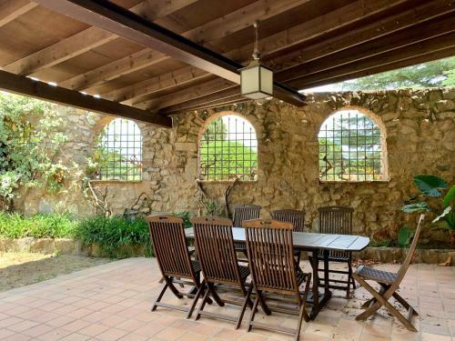 Villa Els Racons Del Fort Castle In Wine Territory