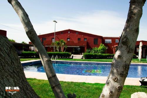 Villa de Tres Casas Con Padel Y Piscina