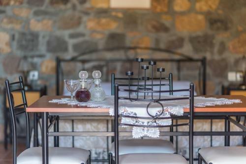 Hostal Alykes Studios