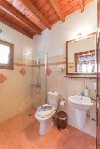 Hostal Alykes Studios
