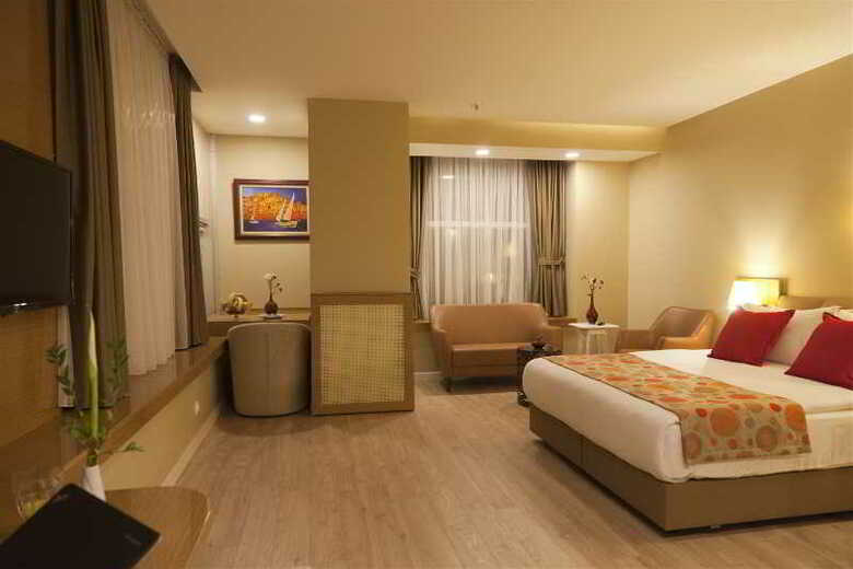 Grand Plaza Hotel