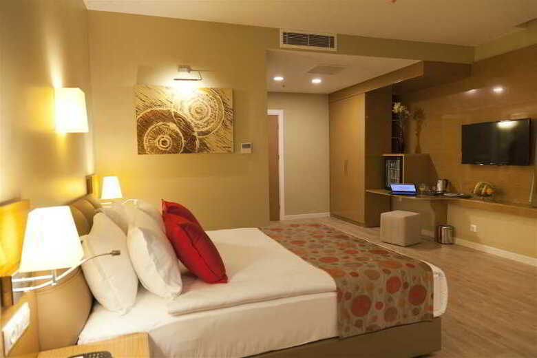 Grand Plaza Hotel