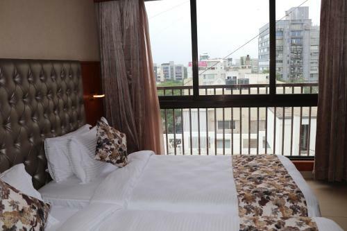 Hotel Sk Lords Eco Inn Ahmedabad