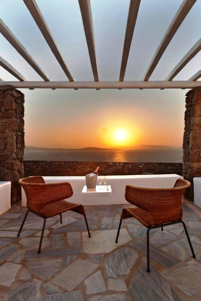 En Lefko Prive Suites Hotel