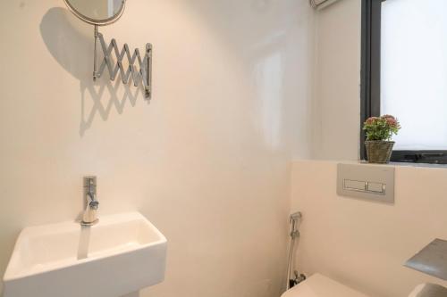 Hotel Vista Studio Loft Suites (Staycation Approved)