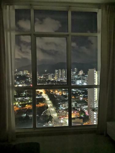 Apartamento Strait Garden Suites X Ace Pro @ George Town