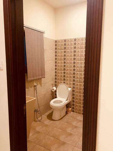 Fully Serviced 2 Br Independent Portion In Wapda City