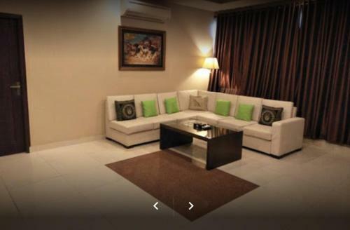Grand Regent Hotel And Suites