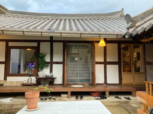 Hostal Jeonju Hanok Village Jamanjae
