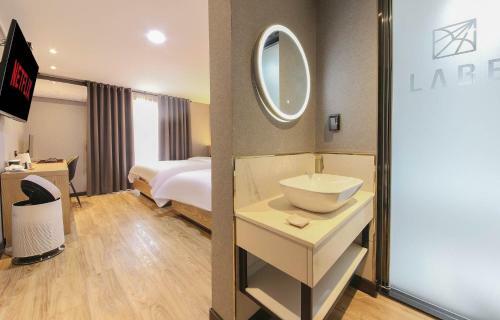 Labe Hotel