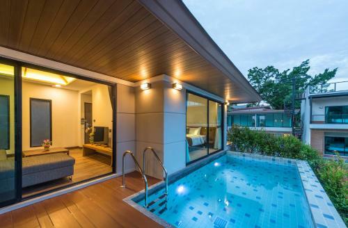 Hotel Cher?mantra? Aonang? Resort & Pool? Suite