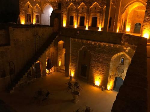 Hostal Kasr-i Abbas Hotel