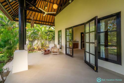 Villa Namast� - Beachfront At Lovina 10p, Pool, Bbq