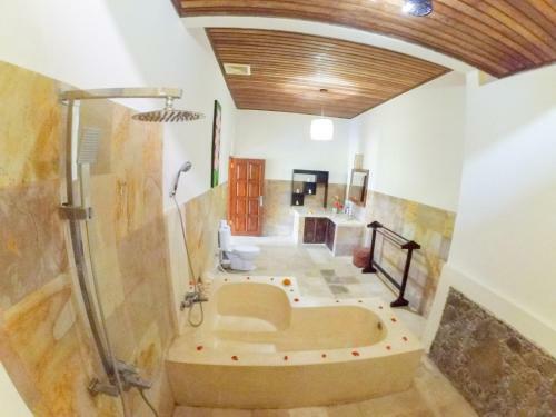 Ocean Beachfront Villa Dini