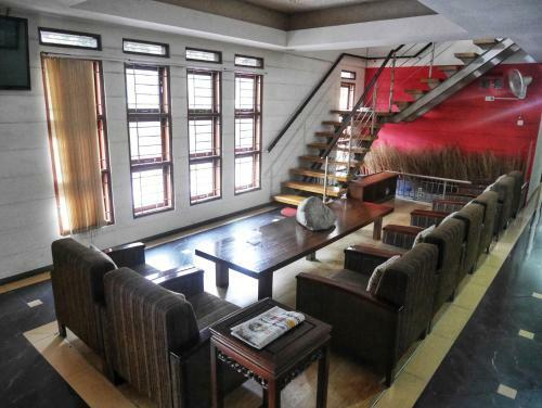 Bed & Breakfast Rumah Tawa Hotel Syariah