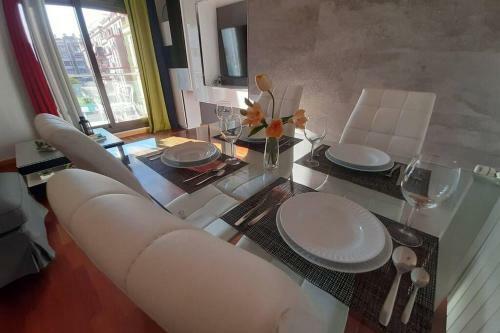 Apartamento Piso C�ntrico Con Piscina,parking Y Jacuzzi