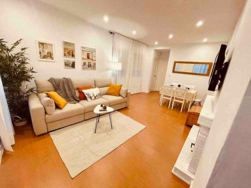 Precioso Apartamento En Plaza de Las Ca�as