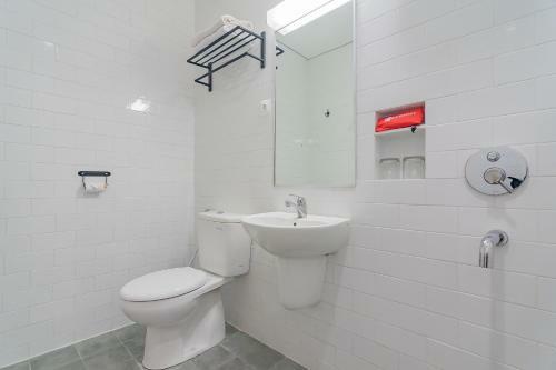 Reddoorz Premium @ Hotel Hebat