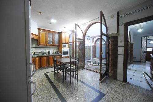 Bed & Breakfast San Basilio�s Red House