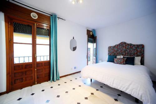 Bed & Breakfast San Basilio�s Red House