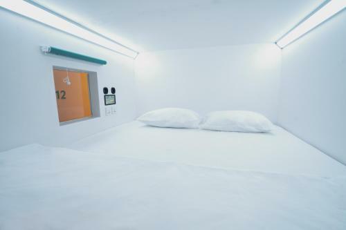 Hotel Bobobox Pods Alun Alun