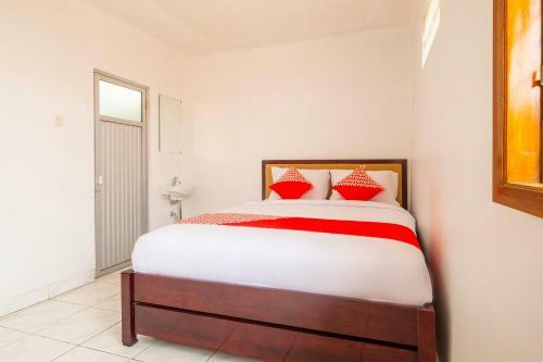 Hotel Vaccinated Staff - Oyo 2265 Bunga Bakung Residence