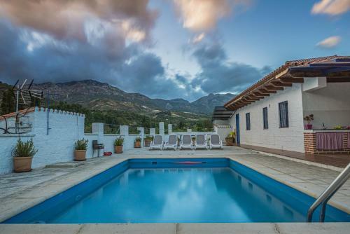 Agroturismo Casa Rural "all�n Frente"