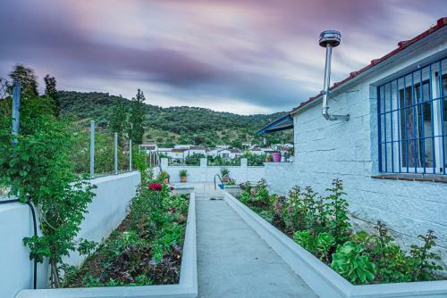 Agroturismo Casa Rural "all�n Frente"